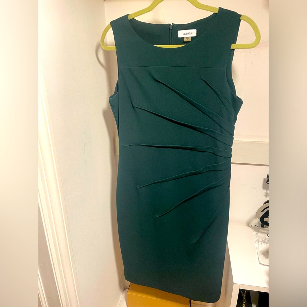 Calvin Klein Dress in color emerald green. Size 10.